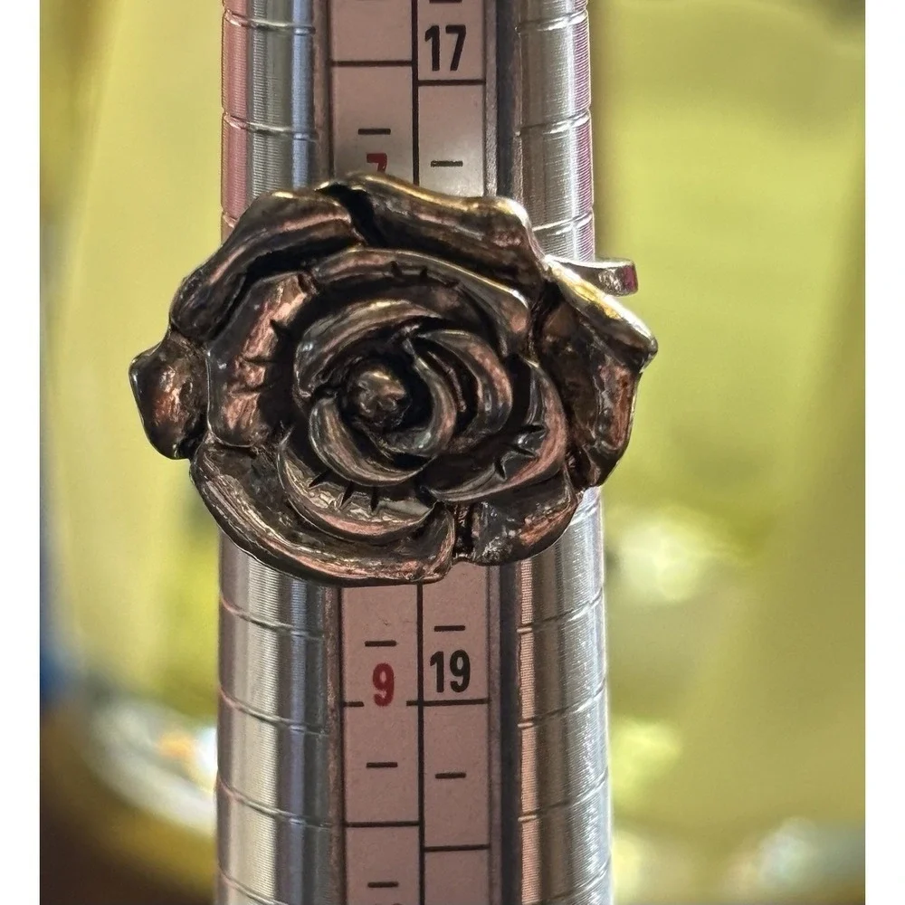 American Vintage detailed rose